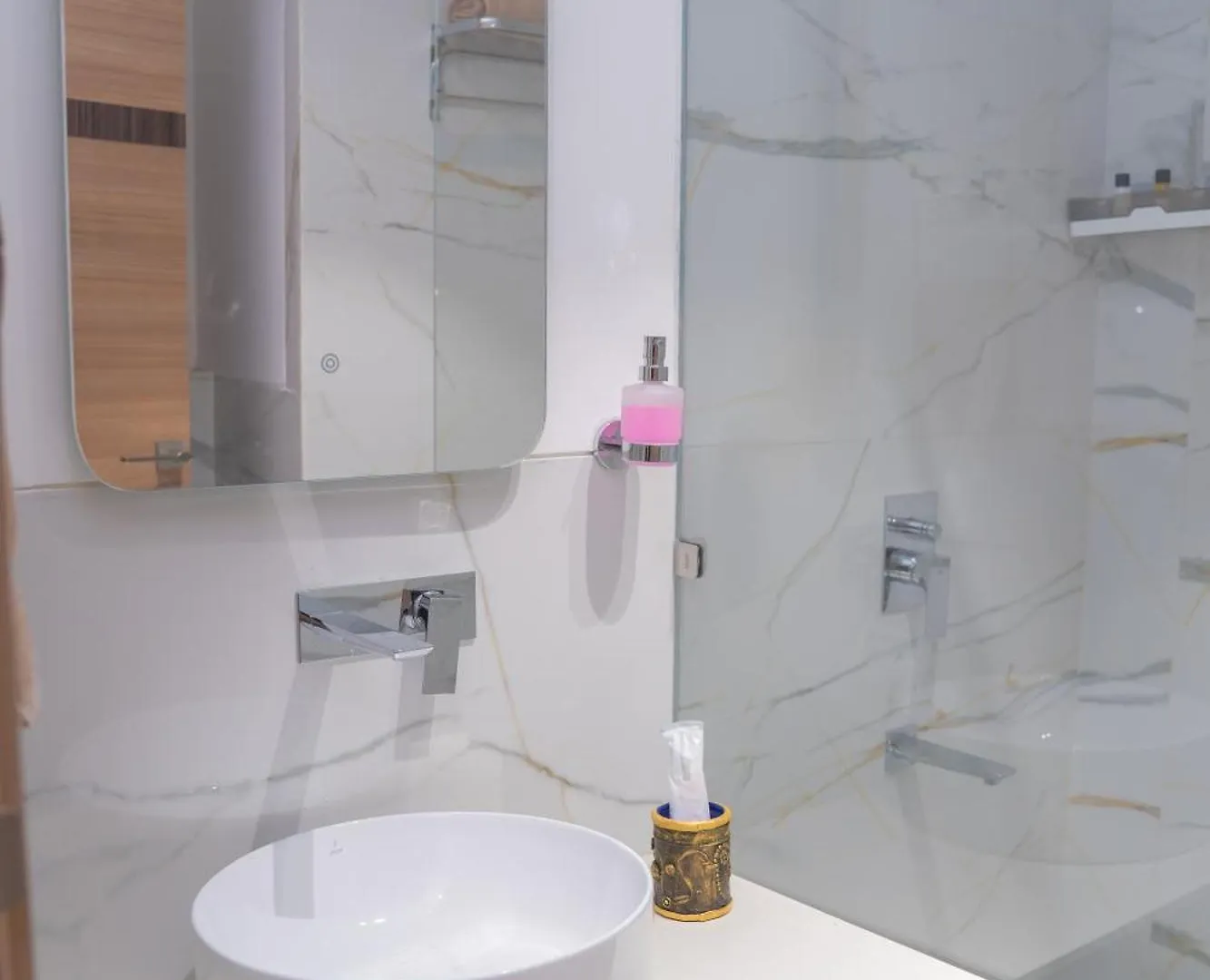 Kiki Stay - Loft Studio Apartment Gurgaon